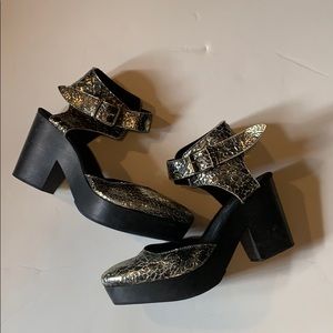 Free People Pewter Crackle Leather Shoes